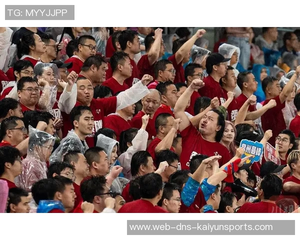 外网热议的足球明星名字盘点引发球迷热情追捧与讨论